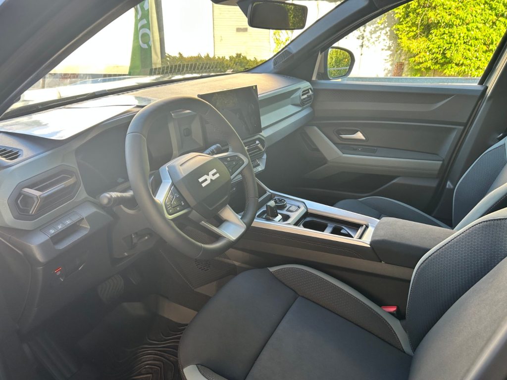 DACIA BIGSTER 1.2 Hybrid Extreme 4WD, Hybride Intégral Essence/Électricité, Voiture de démonstration, Automatique - 4