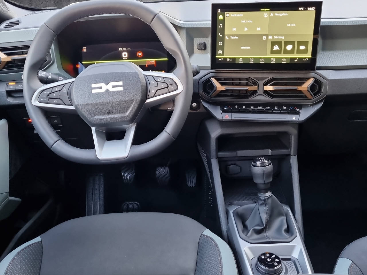 DACIA Bigster extreme mild hybrid 130 4x4, Mild-Hybrid Petrol/Electric, New car, Manual - 6