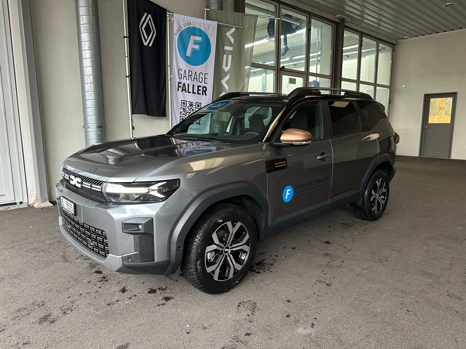 DACIA BIGSTER extreme hybrid 155, Voll-Hybrid Benzin/Elektro, Vorführwagen, Automat