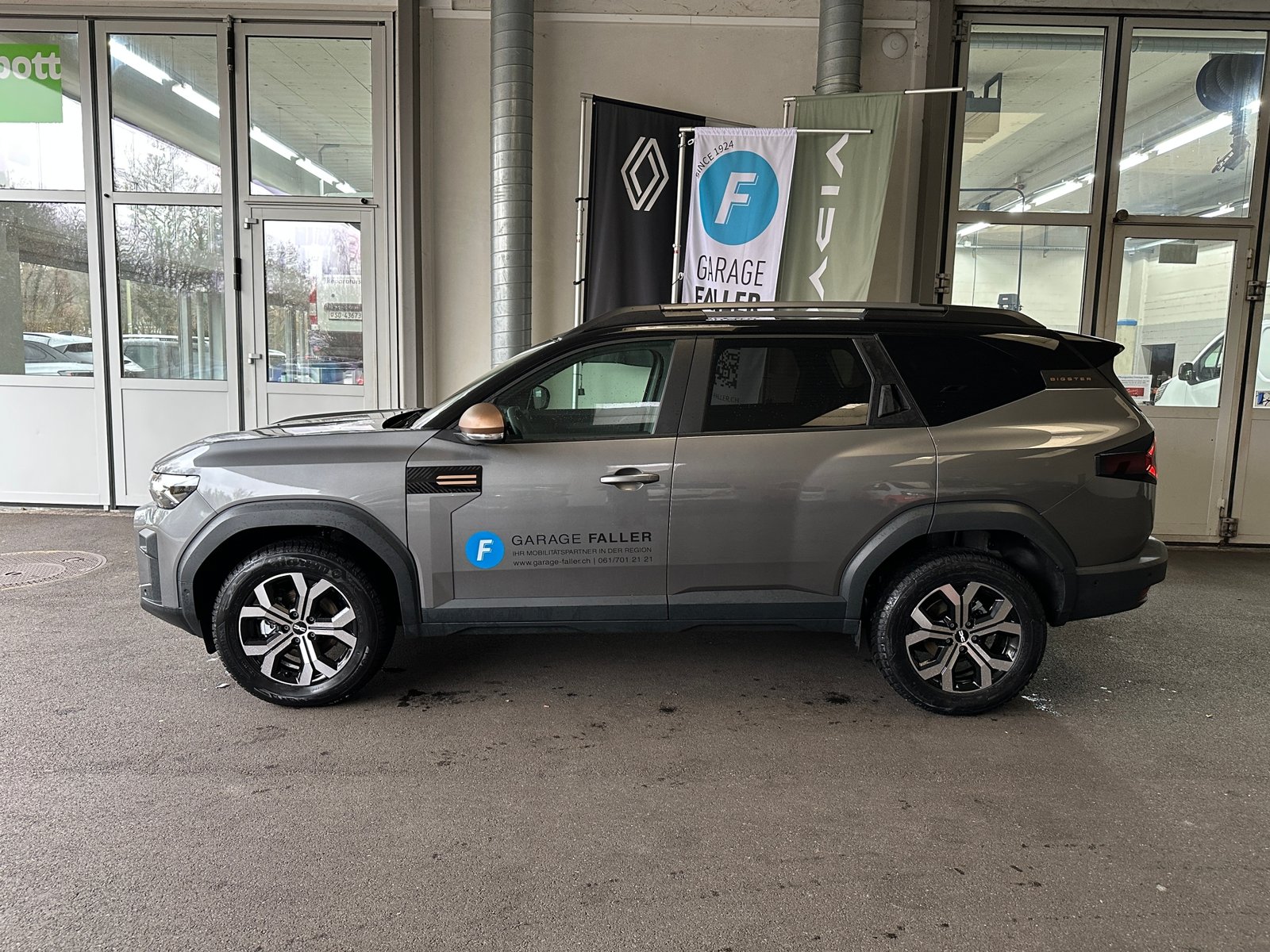 DACIA BIGSTER extreme hybrid 155, Voll-Hybrid Benzin/Elektro, Vorführwagen, Automat - 2