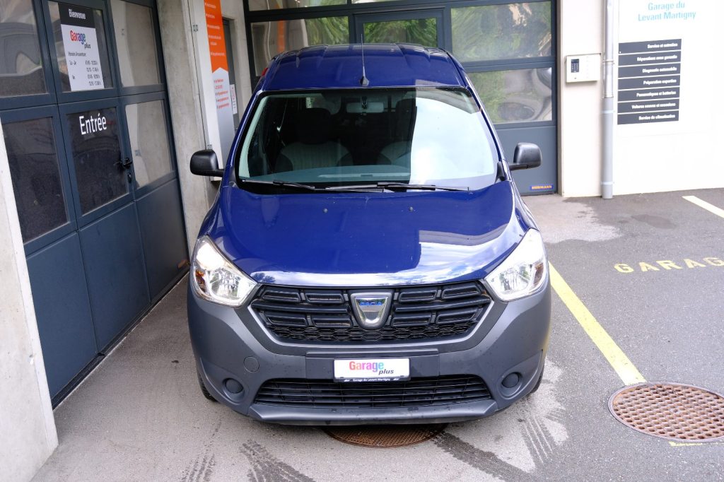 DACIA 1.3 TCe 100 Essential S/S, Essence, Occasion / Utilisé, Manuelle - 2