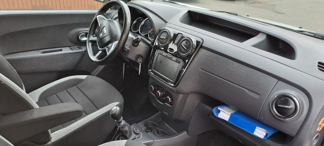 DACIA Dokker TCE 130 Stepway, Benzin, Occasion / Gebraucht, Handschaltung - 5