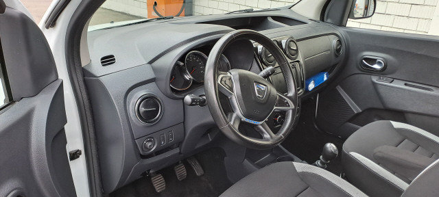 DACIA Dokker TCE 130 Stepway, Benzin, Occasion / Gebraucht, Handschaltung - 6