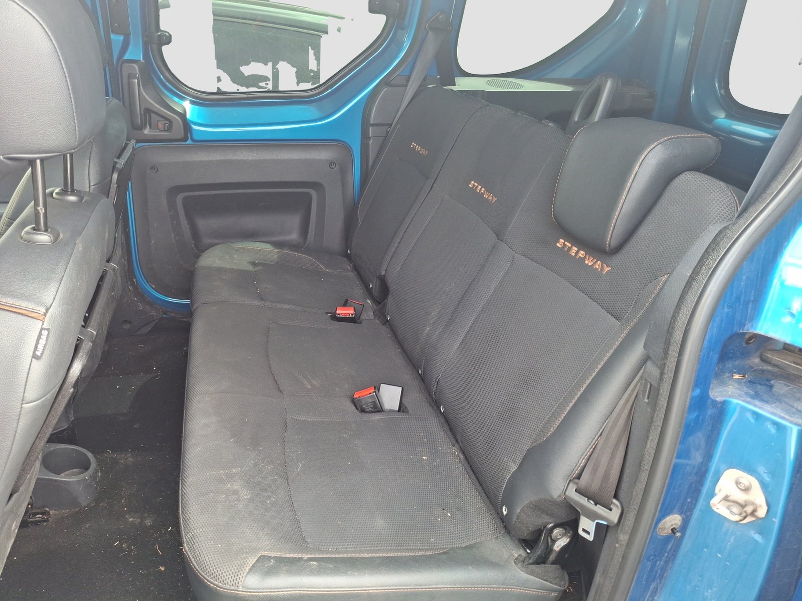 DACIA Dokker 1.2 T Stepway, Petrol, Second hand / Used, Manual - 7
