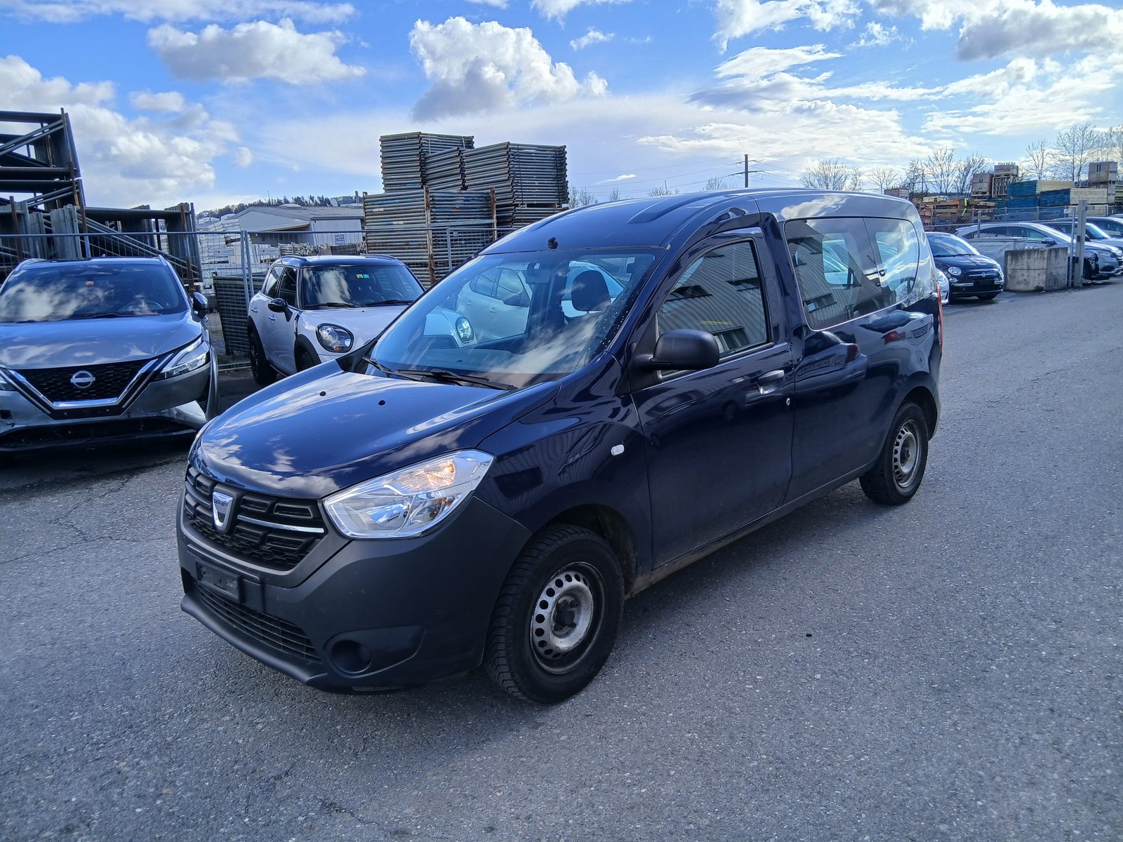 DACIA Dokker 1.6 16V, Essence, Occasion / Utilisé, Manuelle - 2