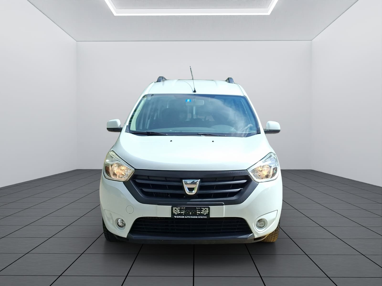 DACIA Dokker 1.2 T Essential, Petrol, Second hand / Used, Manual - 2