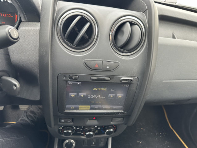 DACIA Duster 1.6 Lauréate 4x4, Benzina, Occasioni / Usate, Manuale - 7