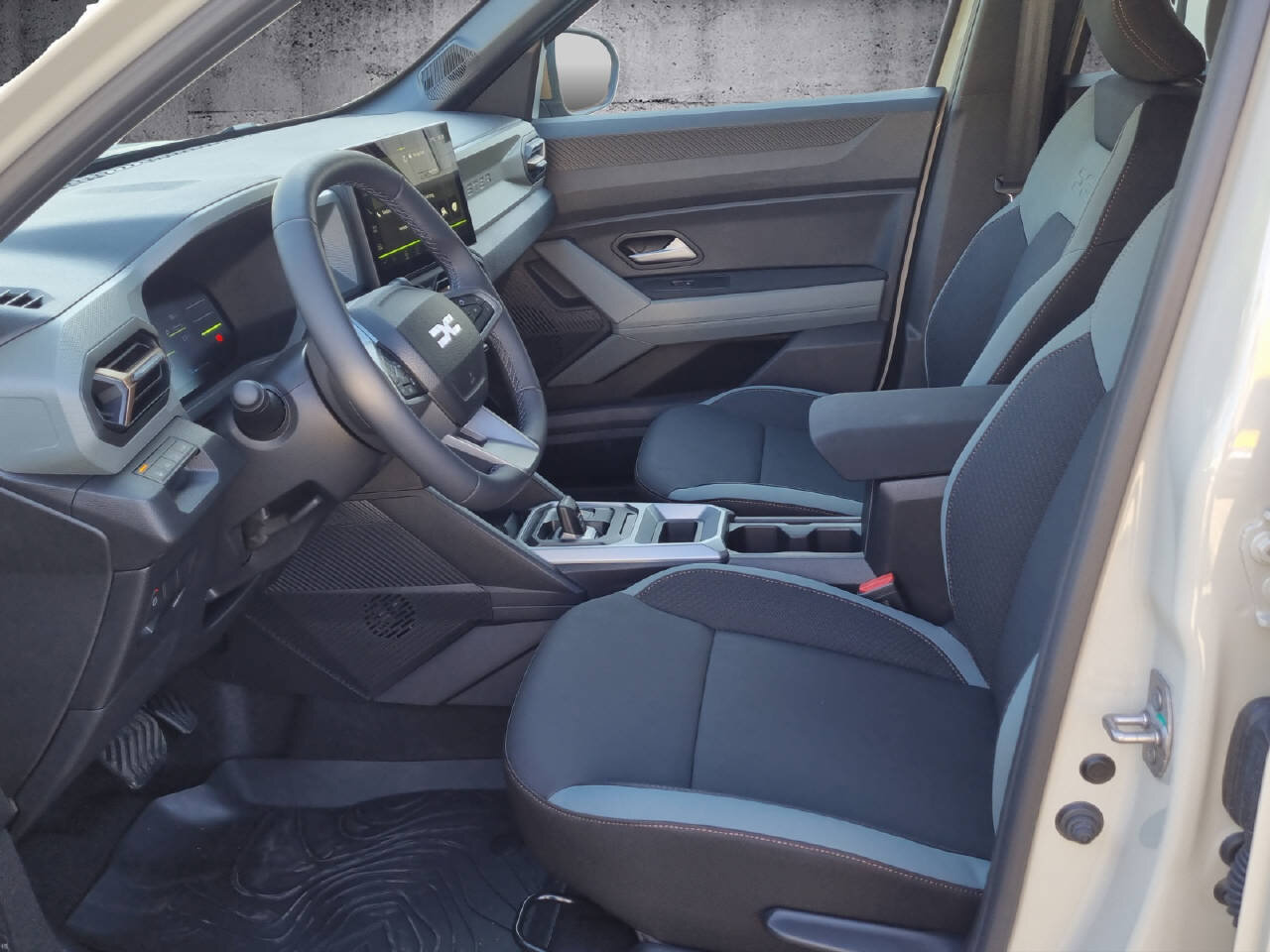 DACIA Duster extreme hybrid 155, Hybride Intégral Essence/Électricité, Véhicule neuf pré-immatriculé, Automatique - 5