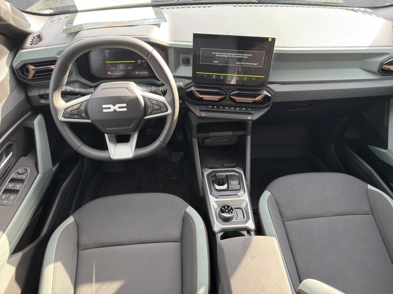 DACIA Duster 1.2 Hybrid Extreme 4WD, Full-Hybrid Petrol/Electric, Pre-registered new car, Automatic - 4