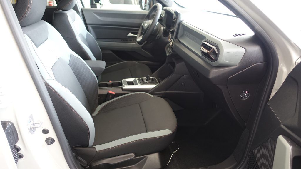 DACIA DUSTER 1.8 Hybrid Extreme, Full-Hybrid Petrol/Electric, New car, Automatic - 6