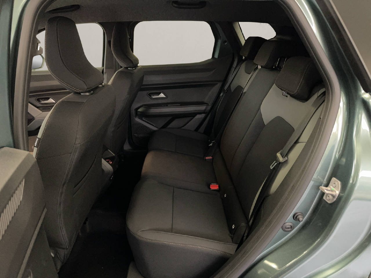 DACIA Duster 1.6 Hybrid Extreme, Hybride Integrale Benzina/Elettrica, Auto nuove, Automatico - 6
