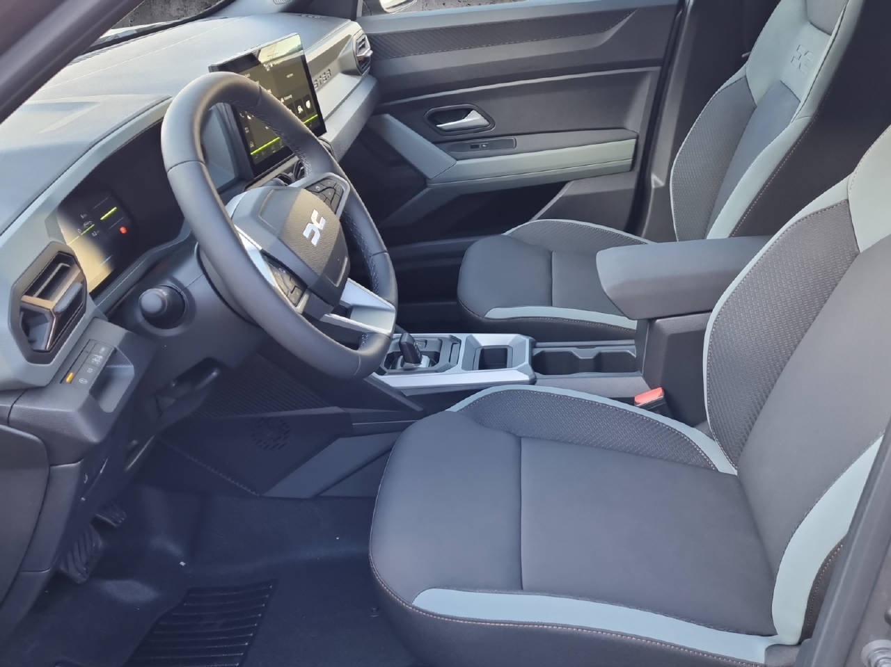 DACIA Duster extreme 1.6 hybrid 140, Hybride Intégral Essence/Électricité, Voiture nouvelle, Automatique - 6