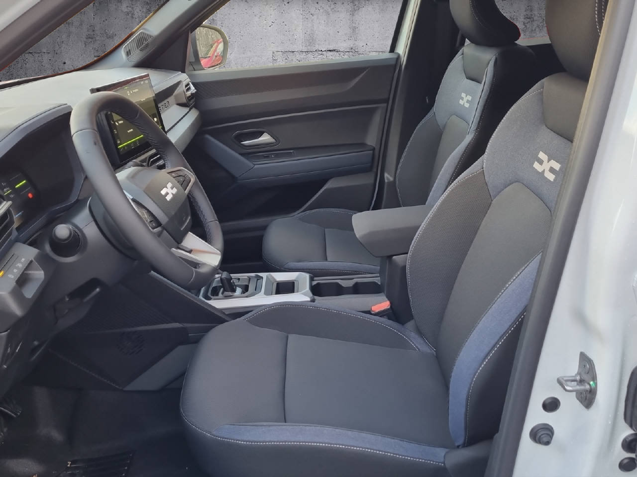 DACIA Duster 1.6 Hybrid Journey 140, Hybride Intégral Essence/Électricité, Voiture nouvelle, Automatique - 6