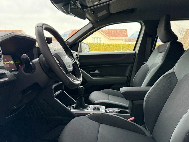 DACIA DUSTER Extreme mild hybrid 130 4x4, Mild-Hybrid Petrol/Electric, New car, Manual - 6