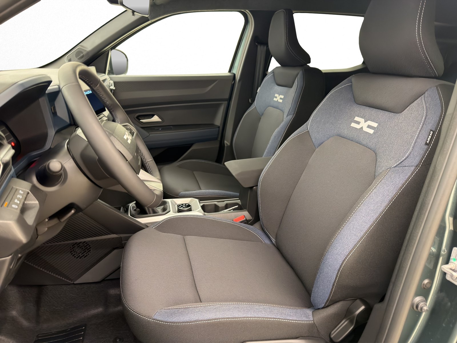 DACIA Duster 1.2 TCe Journey 4WD, Mild-Hybrid Petrol/Electric, New car, Manual - 3