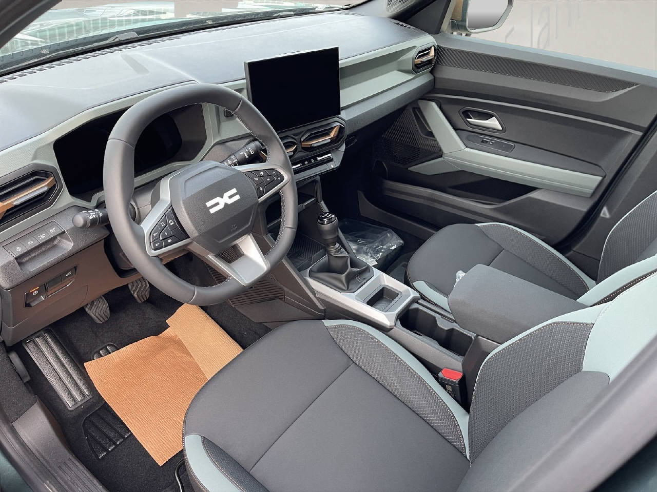 DACIA Duster 1.8 Hybrid Journey, Full-Hybrid Petrol/Electric, New car, Automatic - 4