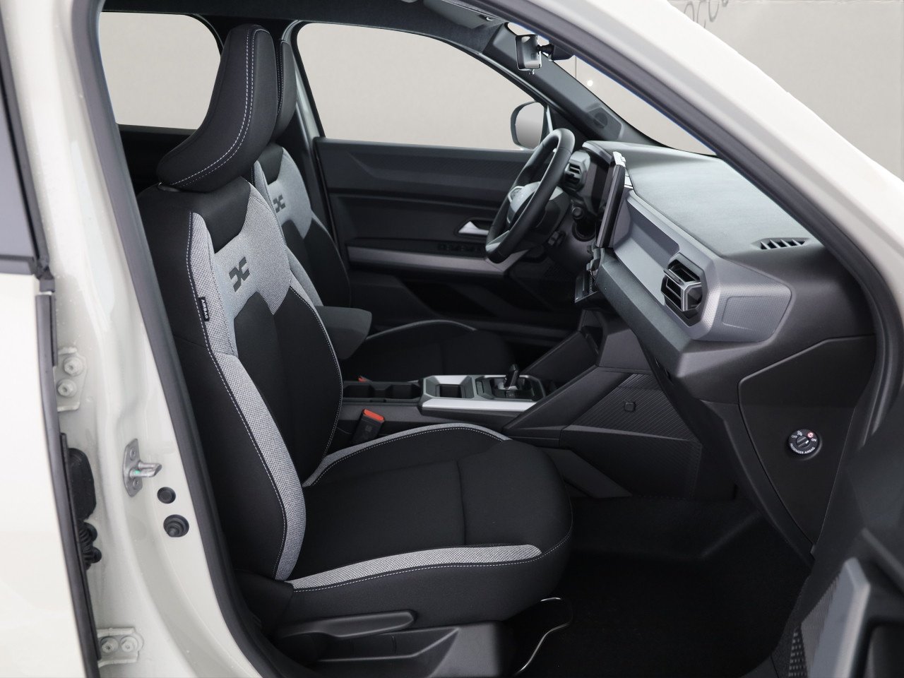 DACIA Duster 1.8 Hybrid Journey, Full-Hybrid Petrol/Electric, New car, Automatic - 7