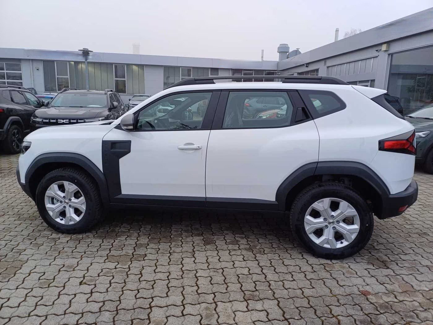 DACIA Duster TCe 130 48V Expression 4x4, Mild-Hybrid Petrol/Electric, New car, Manual - 2