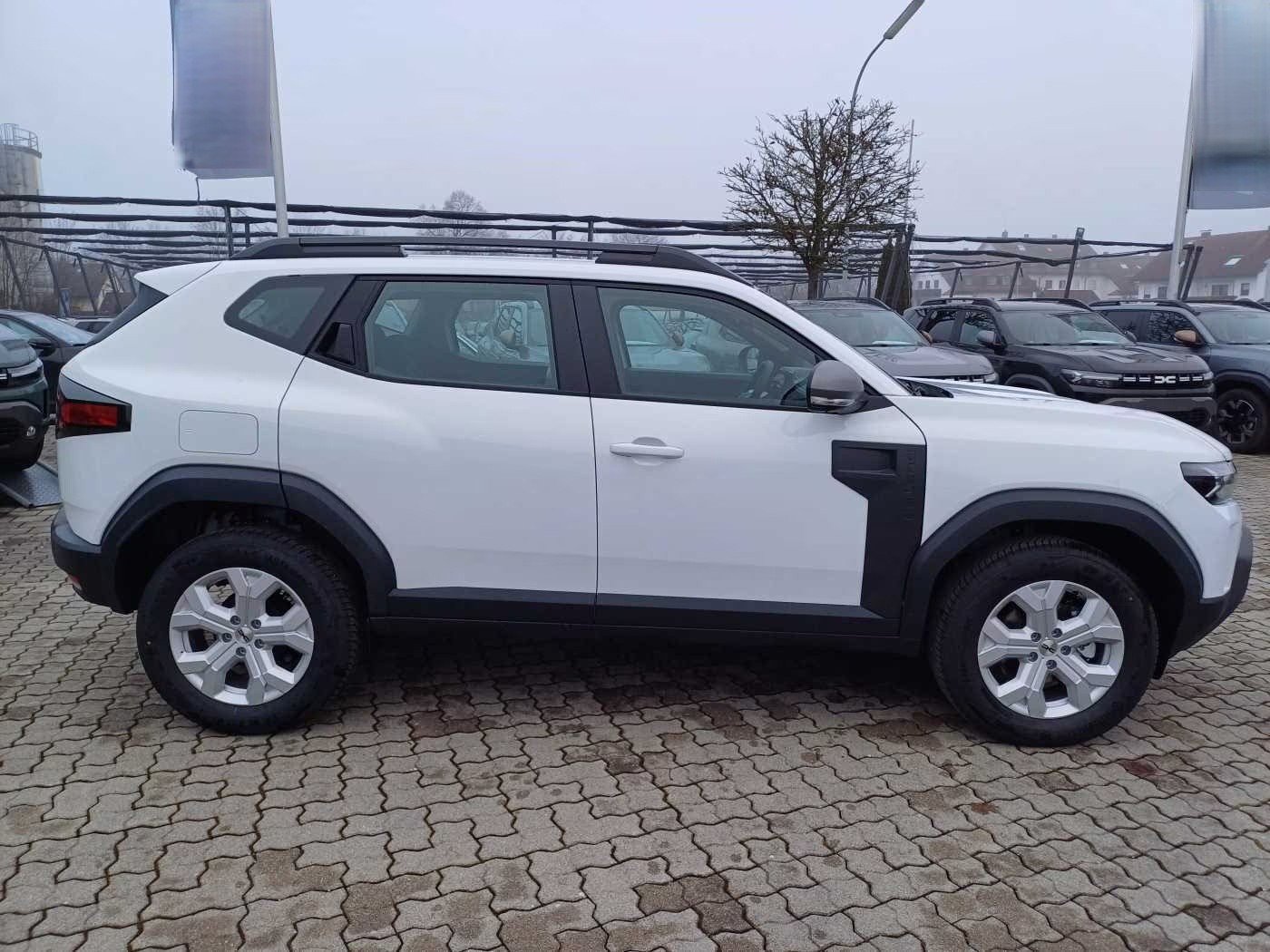 DACIA Duster TCe 130 48V Expression 4x4, Mild-Hybrid Petrol/Electric, New car, Manual - 5