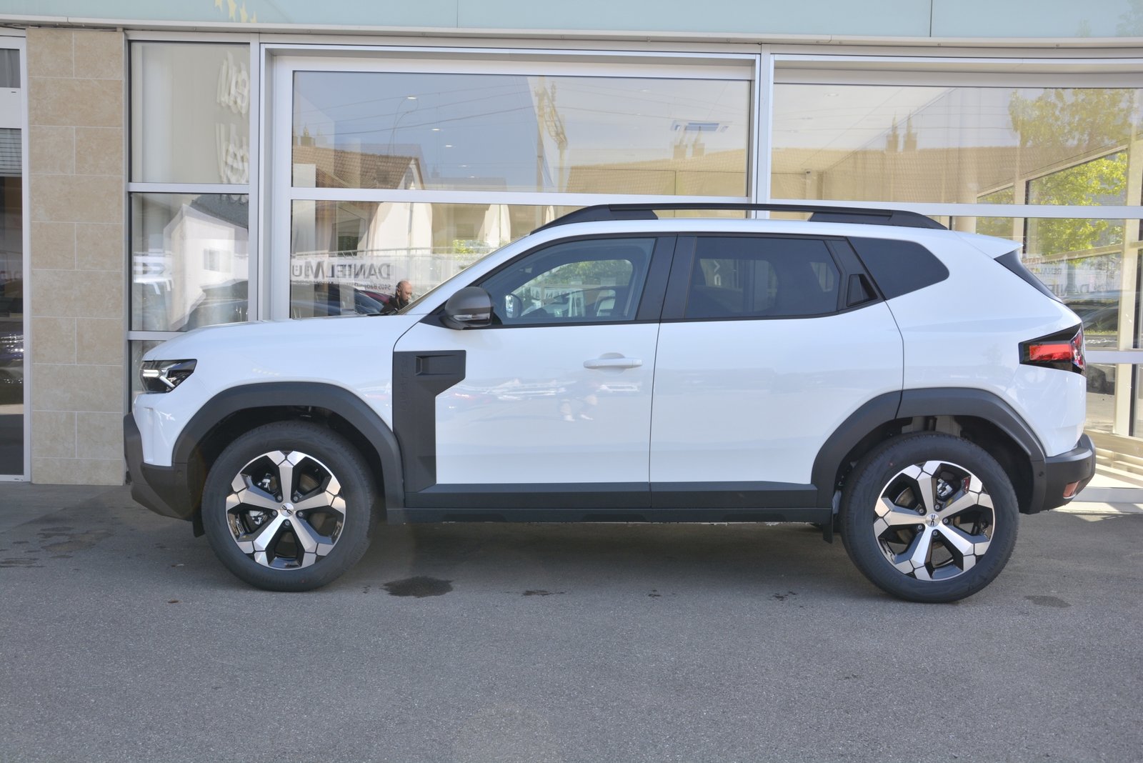 DACIA DUSTER, Hybride Intégral Essence/Électricité, Voiture nouvelle, Automatique - 3