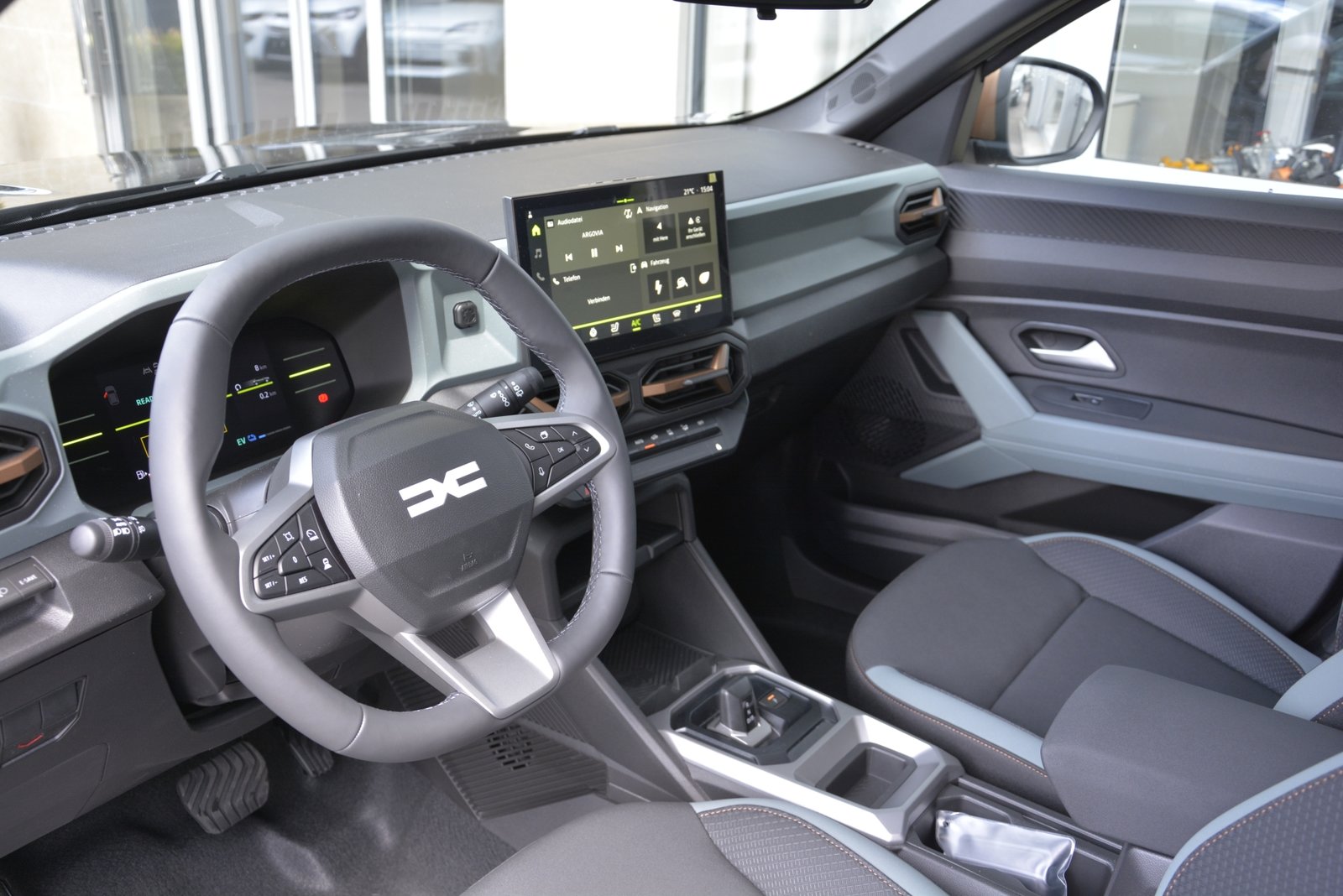 DACIA DUSTER, Hybride Intégral Essence/Électricité, Voiture nouvelle, Automatique - 5