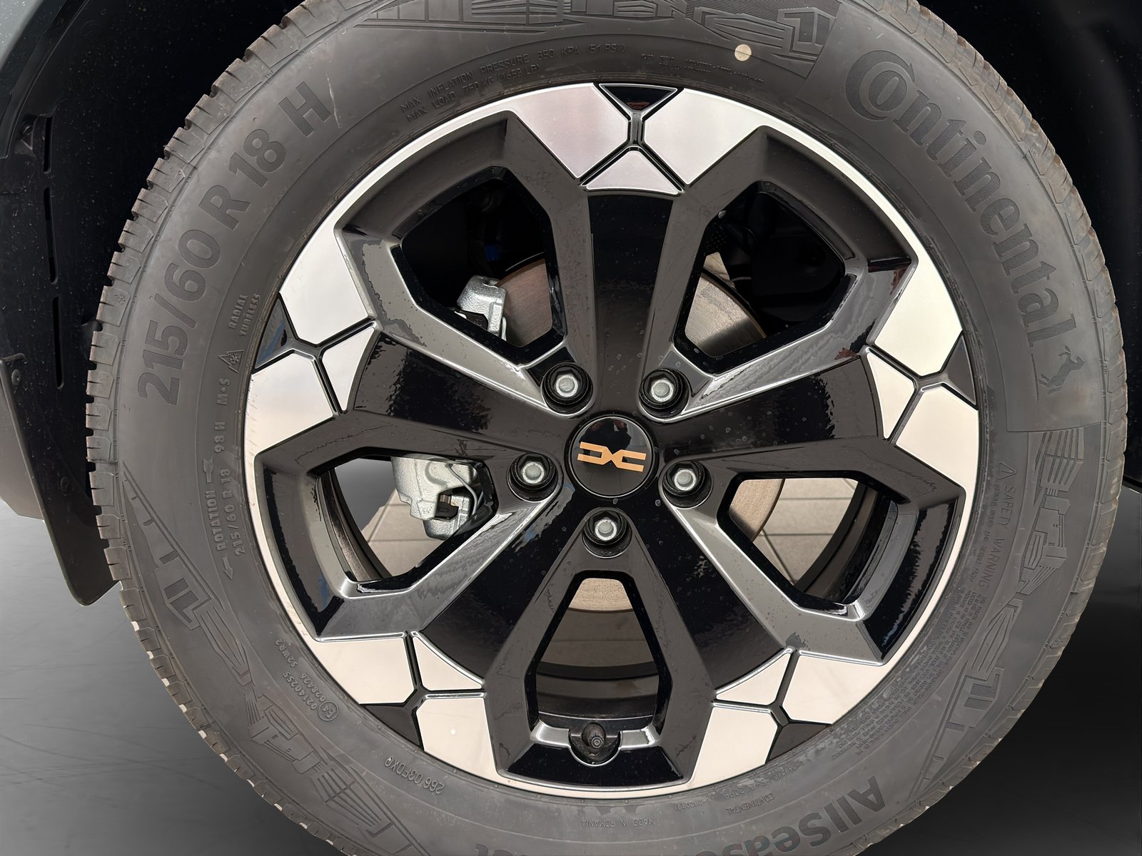DACIA Duster 1.2 TCe Extreme 4WD, Mild-Hybrid Benzin/Elektro, Neuwagen, Handschaltung - 6