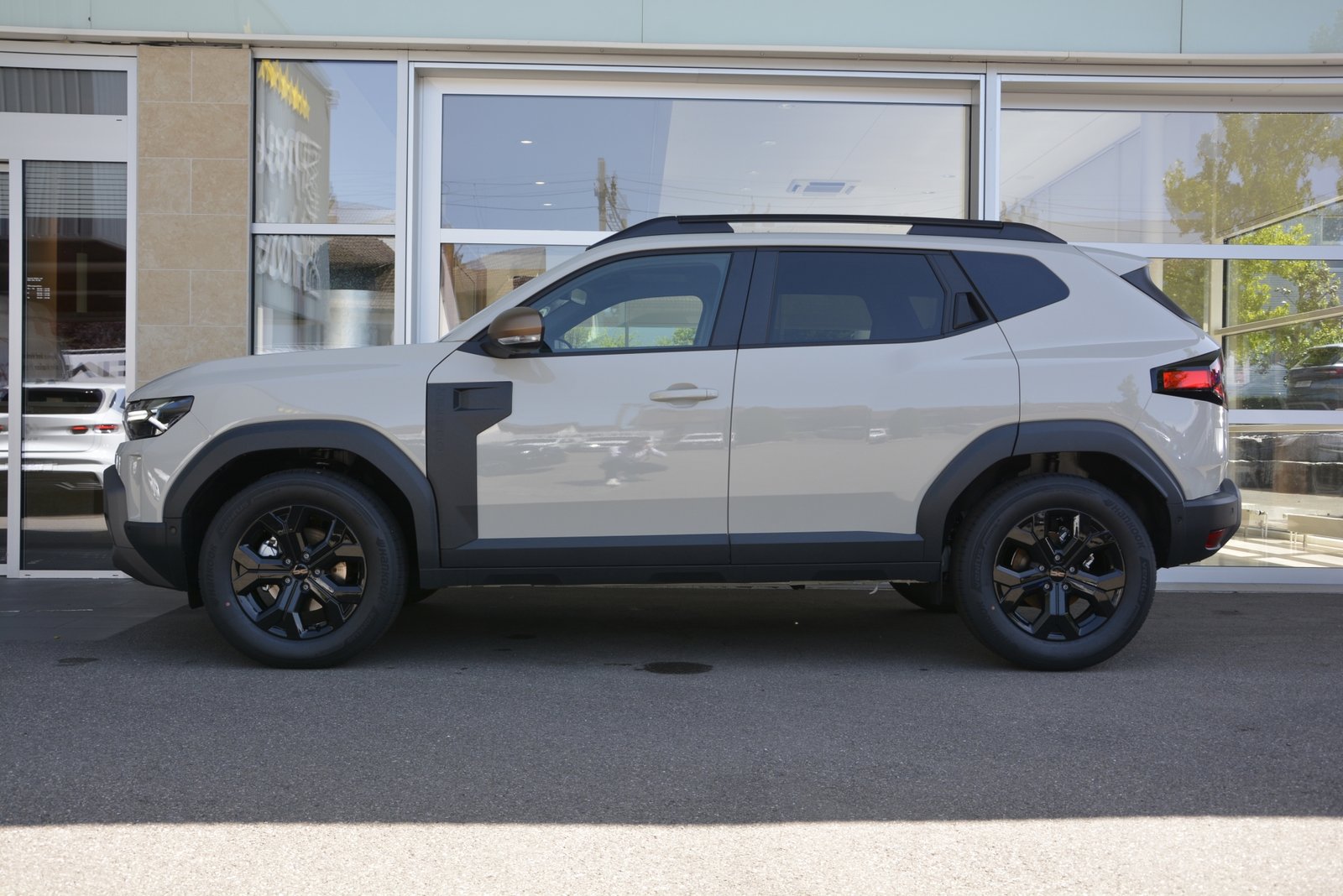 DACIA DUSTER extreme hybrid 155, Hybride Integrale Benzina/Elettrica, Auto nuove, Automatico - 3