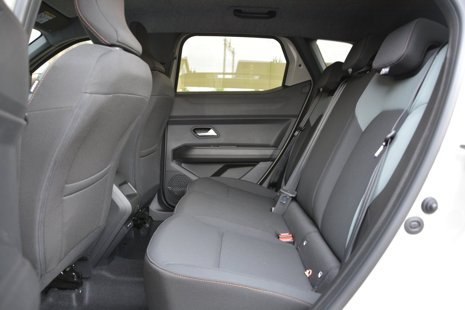 DACIA DUSTER extreme hybrid 150 4x4 Automat, Full-Hybrid Petrol/Electric, New car, Automatic - 7