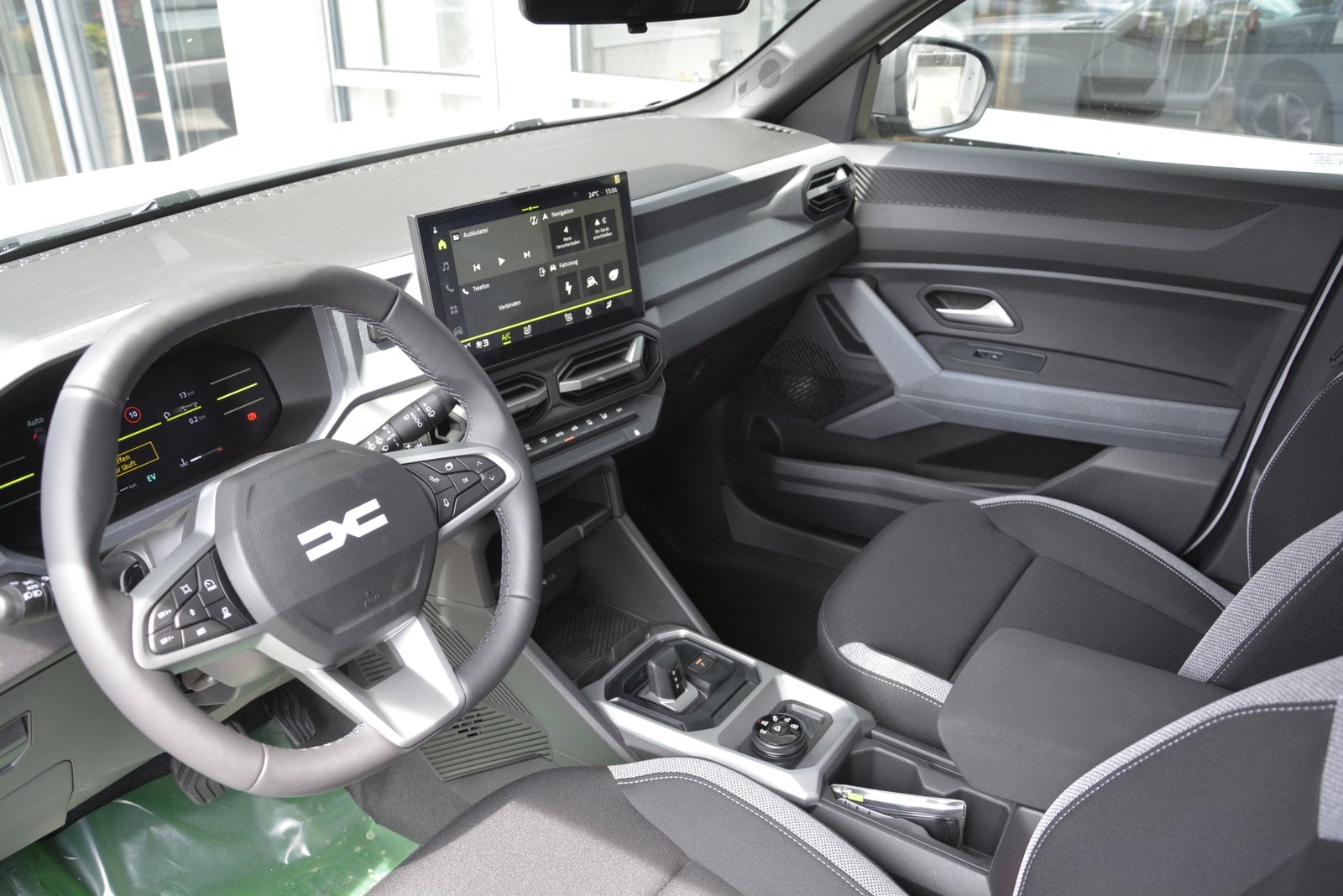 DACIA DUSTER journey hybrid 150 4x4 Automat, Full-Hybrid Petrol/Electric, New car, Automatic - 5
