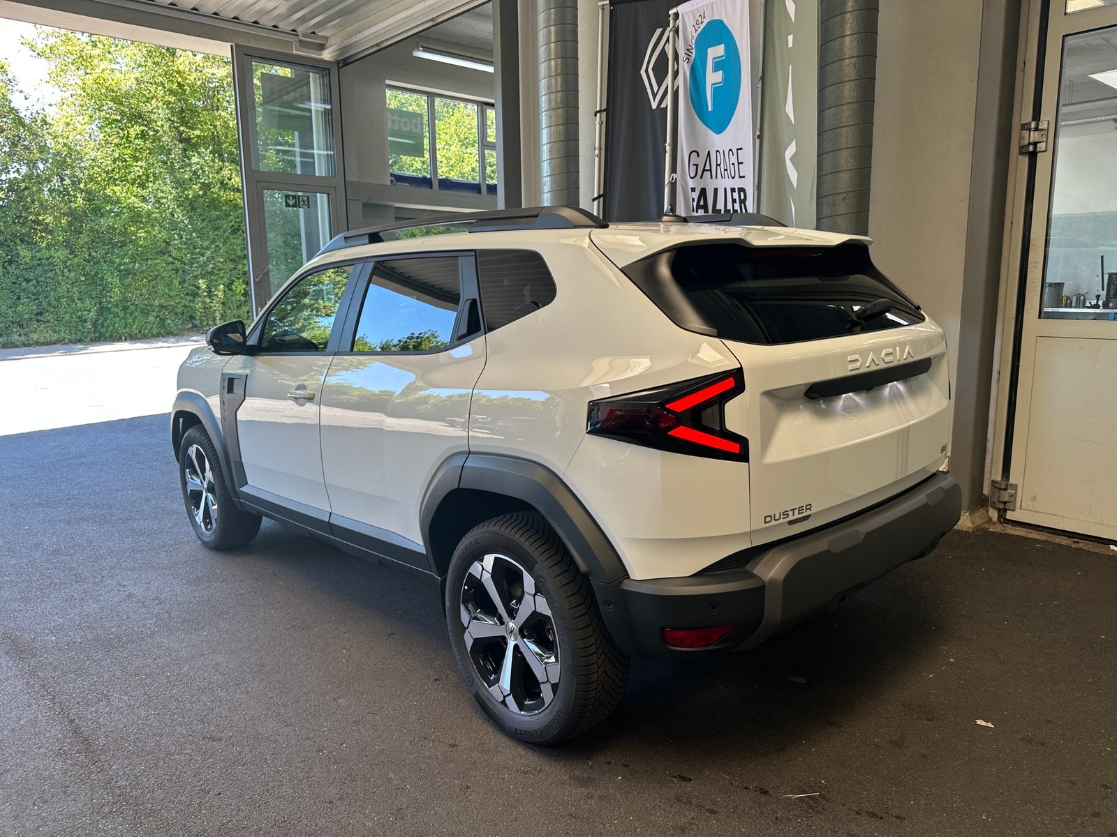 DACIA DUSTER journey hybrid 150 4x4, Full-Hybrid Petrol/Electric, New car, Automatic - 3