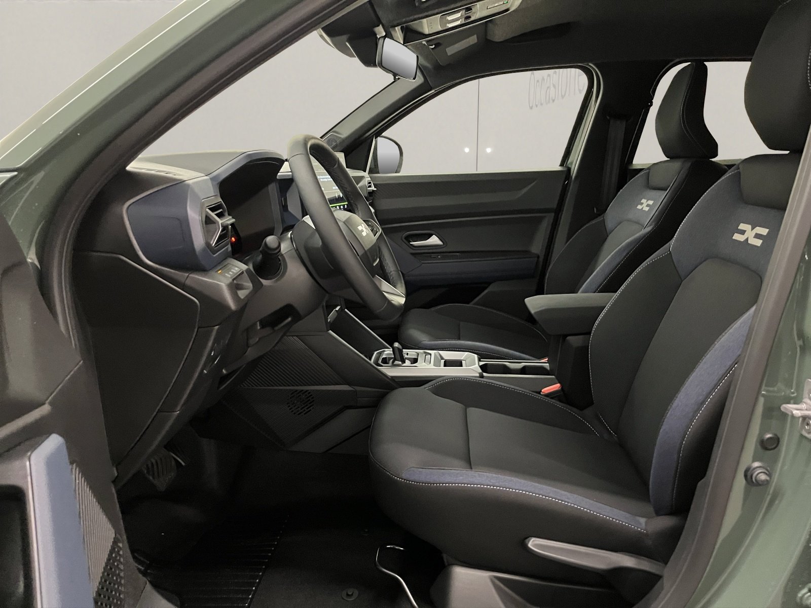 DACIA Duster 1.6 Hybrid Journey, Petrol, New car, Automatic - 7