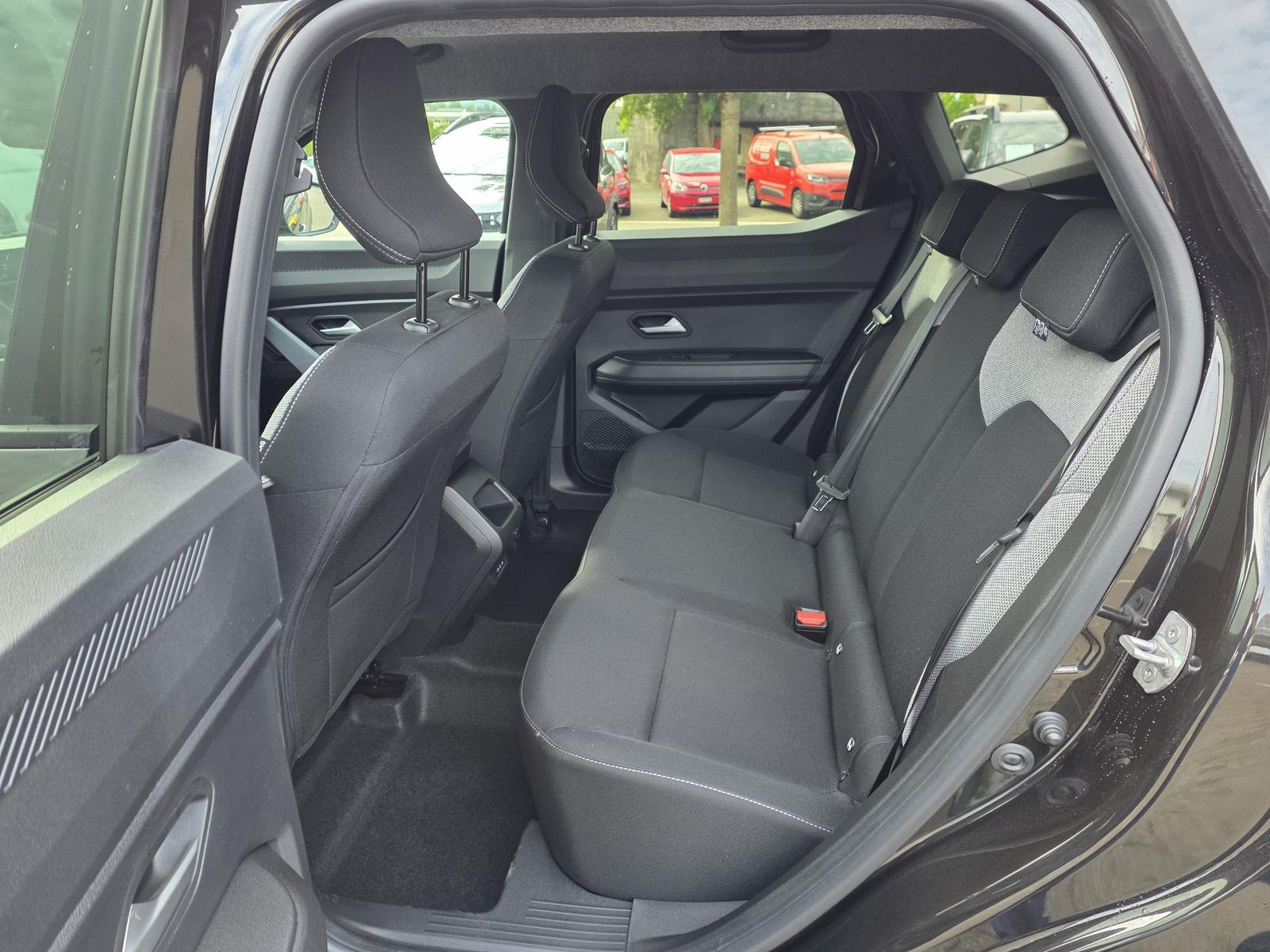 DACIA Duster 1.2 Hybrid Journey 4WD, Voll-Hybrid Benzin/Elektro, Neuwagen, Automatik - 7