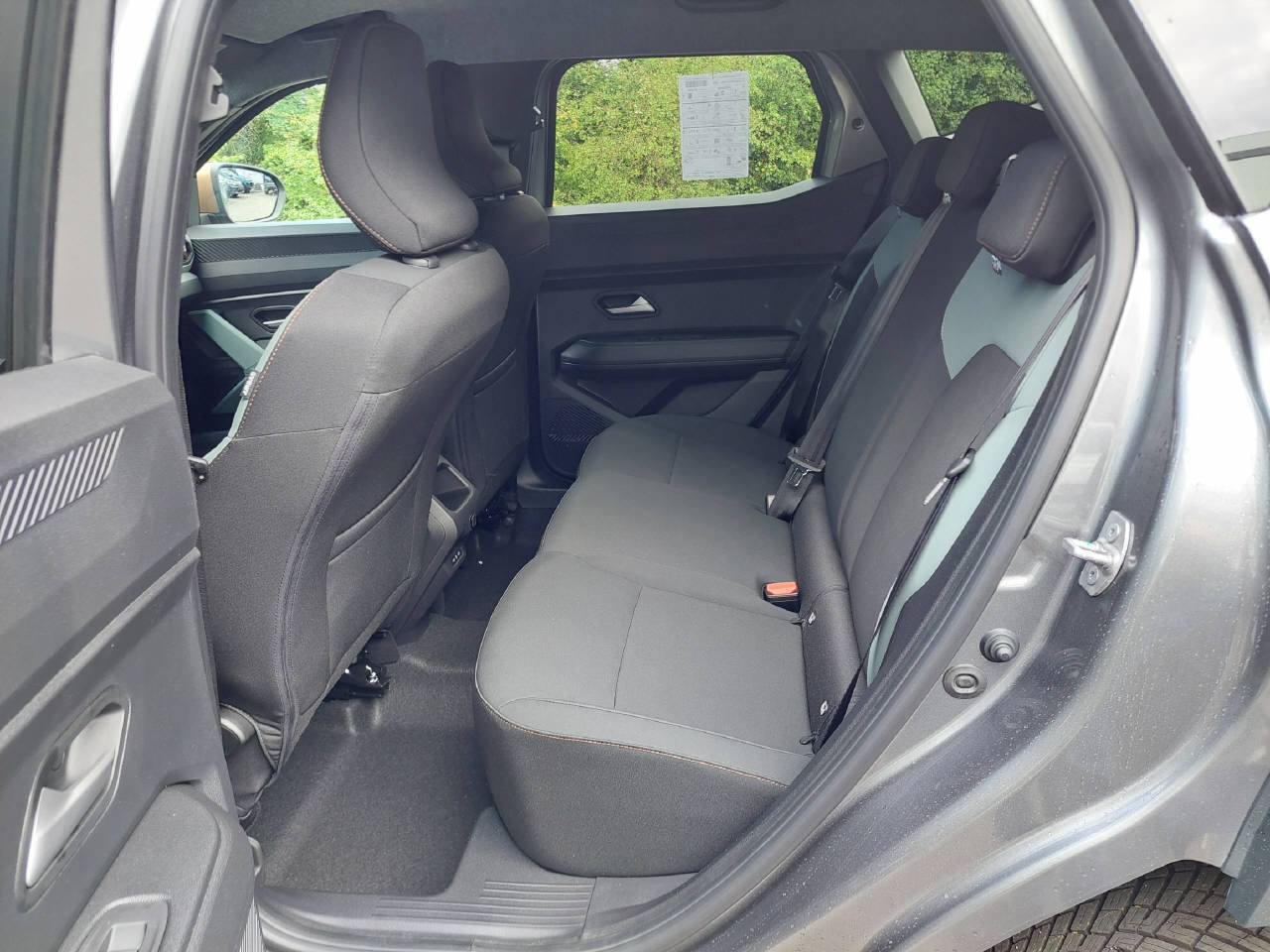 DACIA Duster 1.2 Hybrid Extreme 4WD, Voll-Hybrid Benzin/Elektro, Neuwagen, Automatik - 6