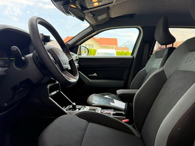 DACIA Duster 1.2 Hybrid Extreme 4WD, Hybride Intégral Essence/Électricité, Voiture nouvelle, Automatique - 6