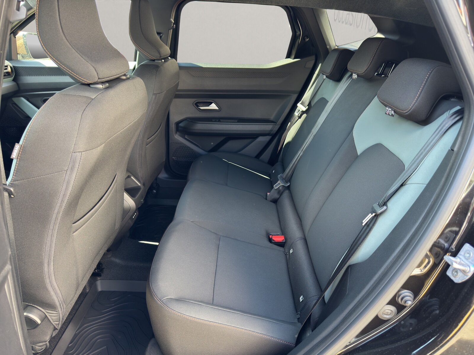 DACIA Duster 1.2 Hybrid Extreme 4WD, Voll-Hybrid Benzin/Elektro, Neuwagen, Automatik - 5