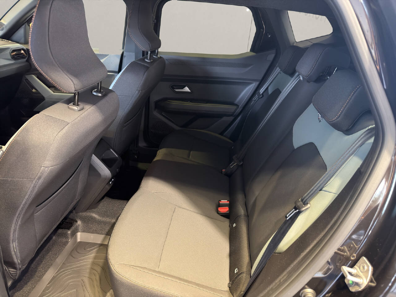 DACIA Duster 1.2 Hybrid Extreme 4WD, Voll-Hybrid Benzin/Elektro, Neuwagen, Automatik - 6