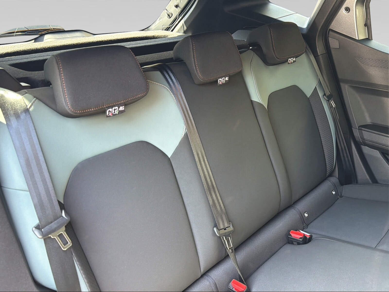 DACIA Duster Extreme hybrid 155, Voll-Hybrid Benzin/Elektro, Neuwagen, Automatik - 7