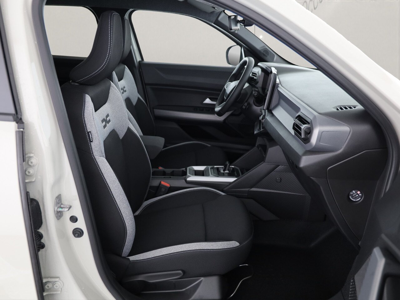 DACIA Duster 1.8 Hybrid Journey, Hybride Integrale Benzina/Elettrica, Auto nuove, Automatico - 7