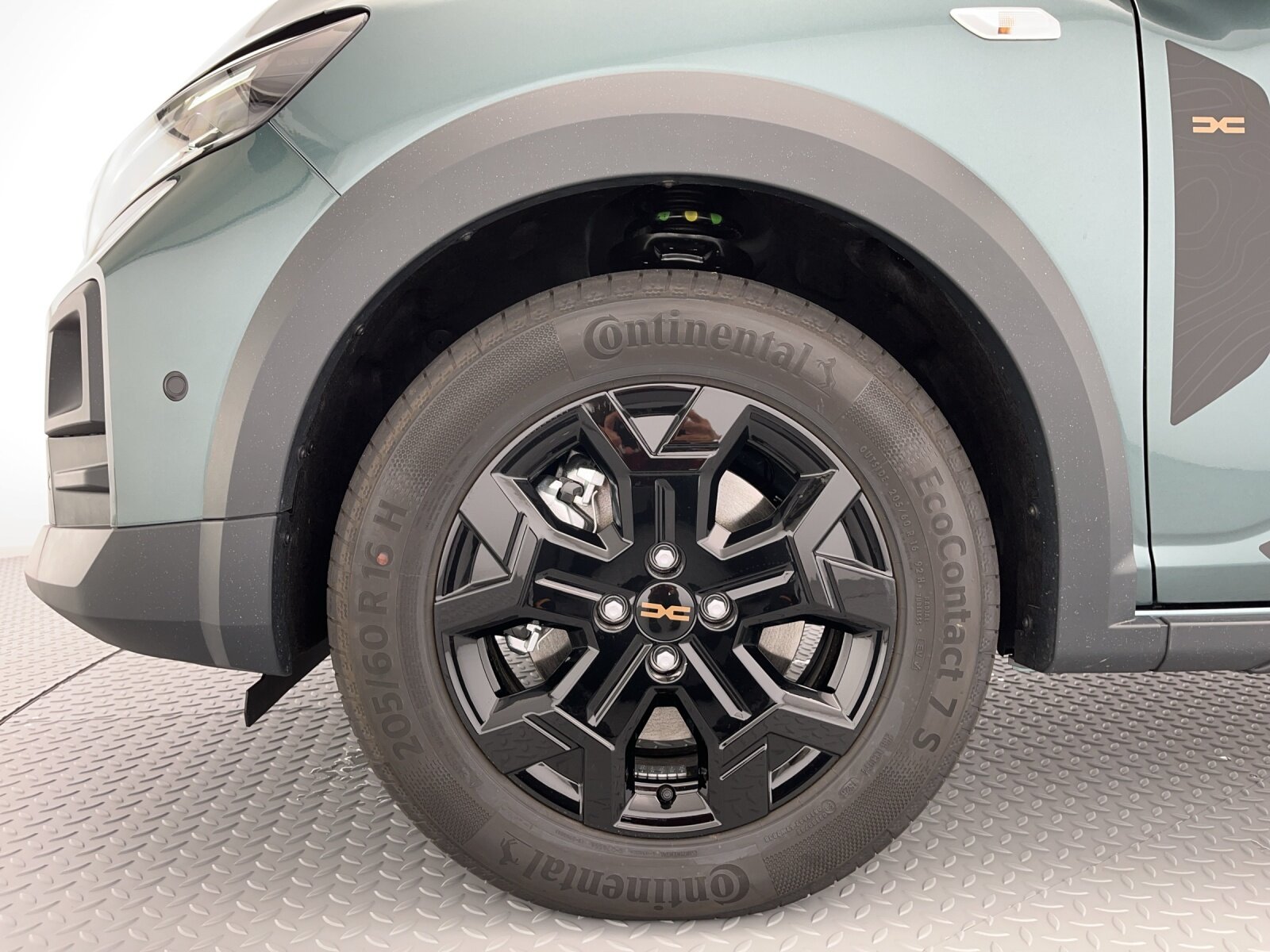 DACIA Duster 1.8 Hybrid Journey, Voll-Hybrid Benzin/Elektro, Neuwagen, Automatik - 6