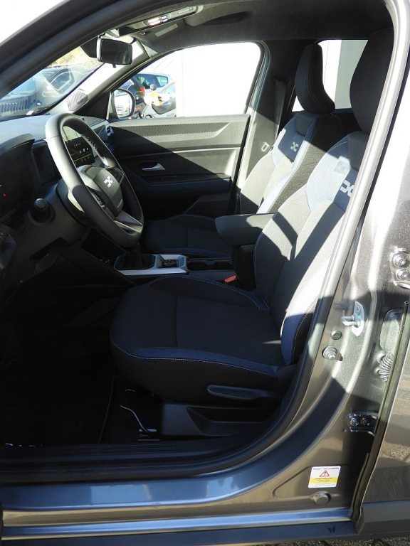 DACIA DUSTER 1.2 TCe Journey 4WD, Mild-Hybrid Petrol/Electric, New car, Manual - 7