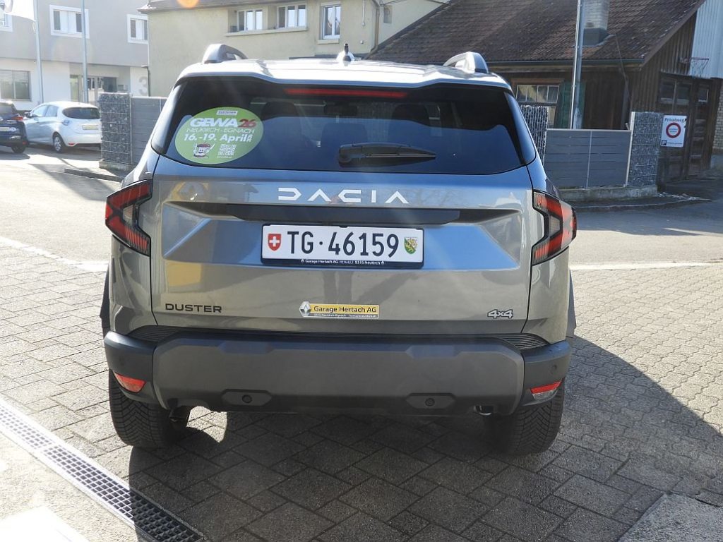 DACIA DUSTER 1.2 TCe Journey 4WD, Mild-Hybrid Petrol/Electric, New car, Manual - 4