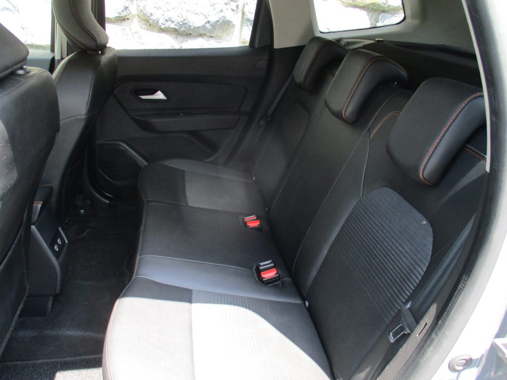 DACIA DUSTER 1.3 TCe 150 Extreme 4WD, Essence, Occasion / Utilisé, Manuelle - 6