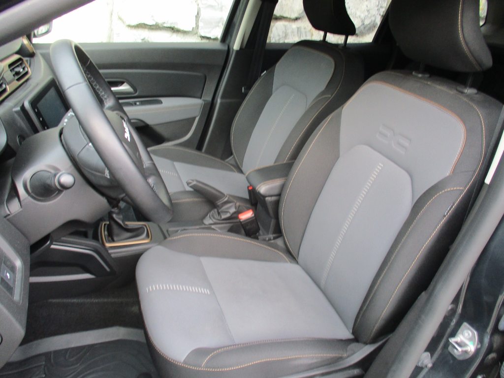 DACIA Duster 1.3 TCe 150 Extreme 4WD, Benzin, Occasion / Gebraucht, Handschaltung - 5