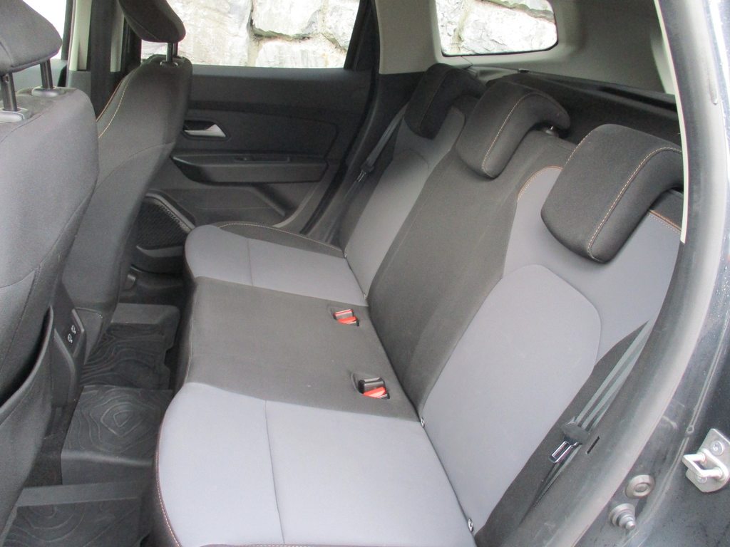 DACIA Duster 1.3 TCe 150 Extreme 4WD, Benzin, Occasion / Gebraucht, Handschaltung - 6