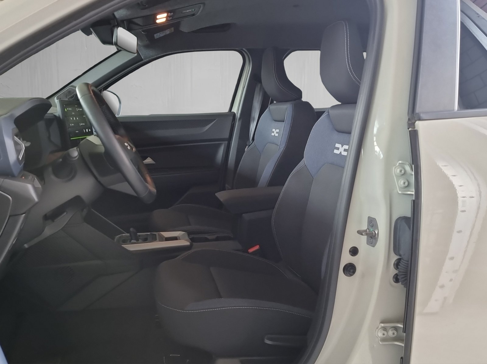 DACIA Duster 1.6 Hybrid Journey, Full-Hybrid Petrol/Electric, Second hand / Used, Automatic - 7