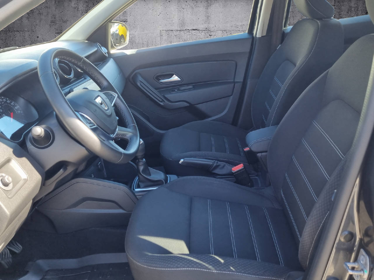 DACIA Duster 1.3 TCe 150 Comfort 4WD, Essence, Occasion / Utilisé, Manuelle - 6