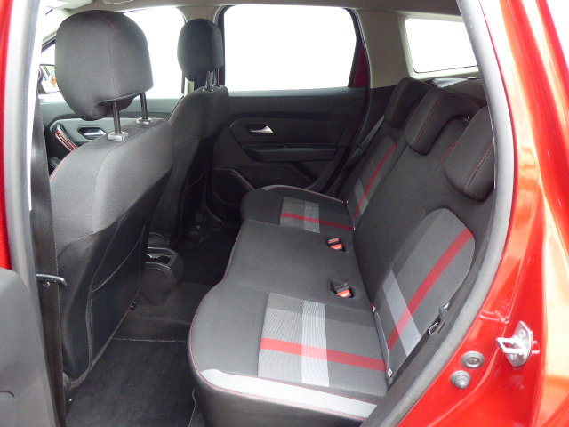 DACIA Duster 1.3 TCe 150 Ultimate 4WD, Benzin, Occasion / Gebraucht, Handschaltung - 7