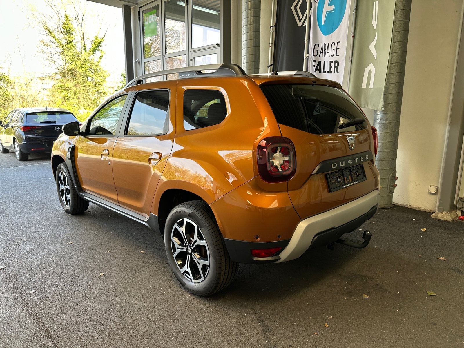 DACIA Duster 1.6 Prestige 4WD, Petrol, Second hand / Used, Manual - 3