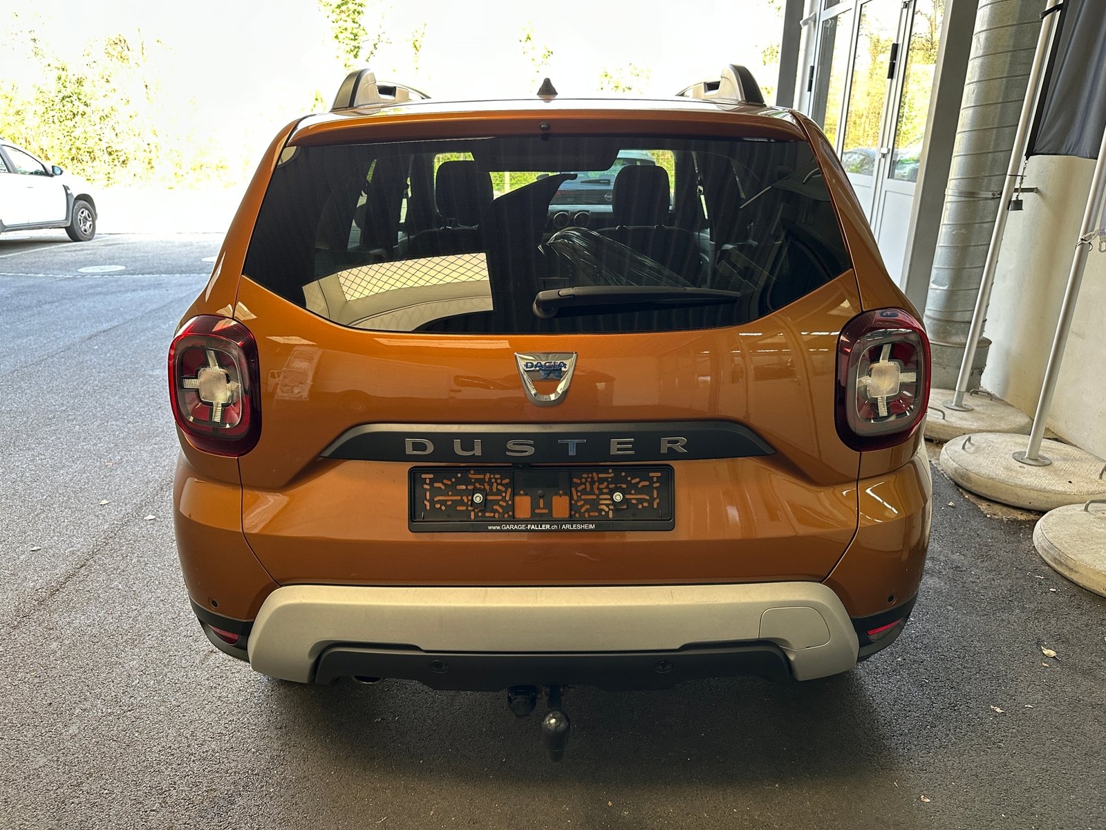 DACIA Duster 1.6 Prestige 4WD, Petrol, Second hand / Used, Manual - 4