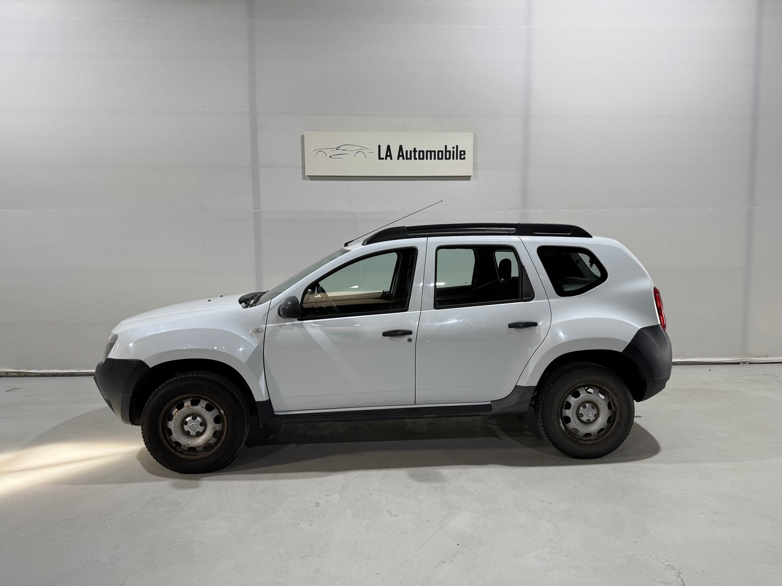 DACIA Duster 1.6 Ambiance 4x4, Benzin, Occasion / Gebraucht, Handschaltung - 3